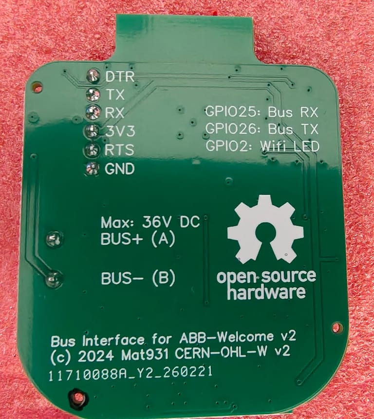 Rückseite der Platine mit Pin-Beschriftung, GPIO25 Bus RX, GPIO26 Bus TX, dem Open-Source-Hardware-Logo und Mat931s CERN-OHL-Lizenz.